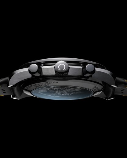 Omega Apollo 8 Speedmaster Dark Side of the Moon 44,25 mm, czarna ceramika na gumowym pasku 310.92.44.50.01.001 - obrazek 6