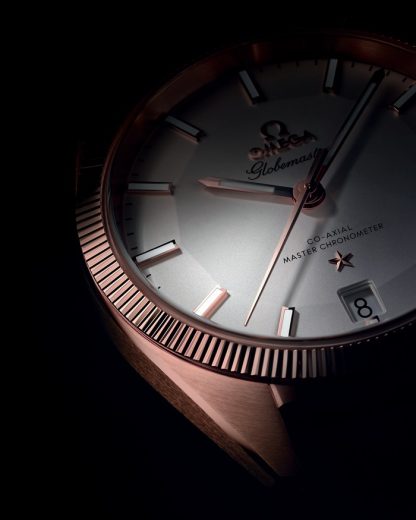 Omega Constellation Globemaster 39 mm, złoto Sedna™ na skórzanym pasku 130.53.39.21.02.001 - obrazek 4