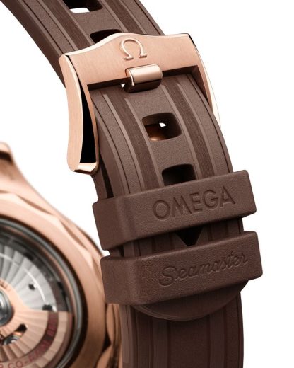 Omega New Seamaster Diver 300M 42 mm, złoto Sedna™ na gumowym pasku 210.52.42.20.04.001 - obrazek 4