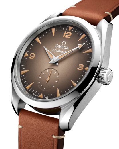 Omega New Seamaster Railmaster 38 mm, stalowy na skórzanym pasku 235.12.38.20.13.001 - obrazek 3