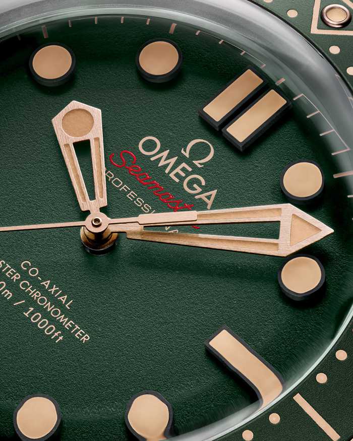 Omega Seamaster Diver 300M 42 mm, tytan - Brązowe złoto na gumowym pasku 210.92.42.20.10.001 - obrazek 5