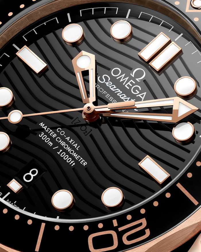 Omega Seamaster Diver 300M 42 mm, złoto Sedna™ na gumowym pasku 210.62.42.20.01.002 - obrazek 4