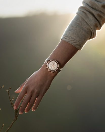Omega Speedmaster 38 38 mm, złoto Sedna™ na skórzanym pasku 324.68.38.50.02.003 - obrazek 5