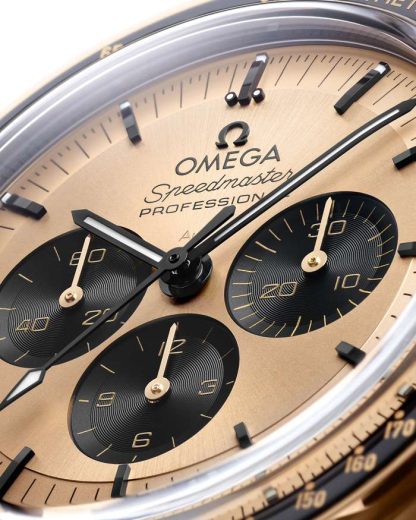 Omega Speedmaster Moonwatch Professional 42 mm, złoto Moonshine™ na złotym pasku Moonshine™ 310.60.42.50.99.002 - obrazek 3