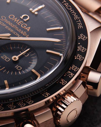 Omega Speedmaster Moonwatch Professional 42 mm, złoto Sedna™ na złotym pasku Sedna™ 310.60.42.50.01.001 - obrazek 4